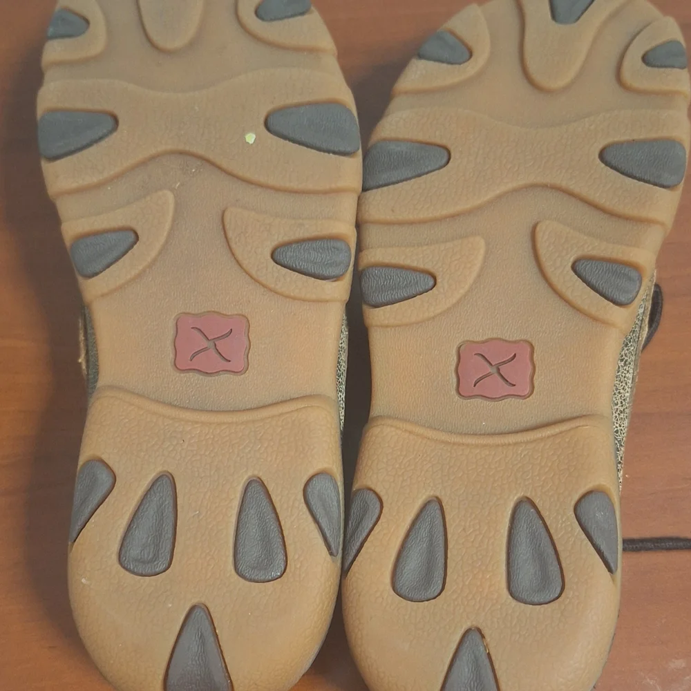 Twisted X Leopard Print Leather Boat Shoes with Brown Accents Sz. 1M